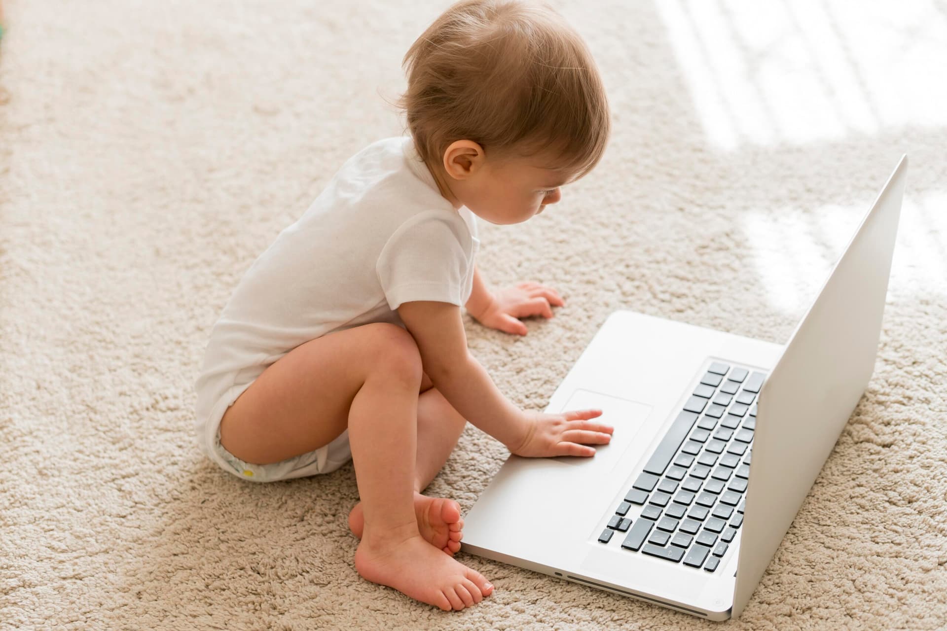 Screen time vs face time - how a baby's brain grows