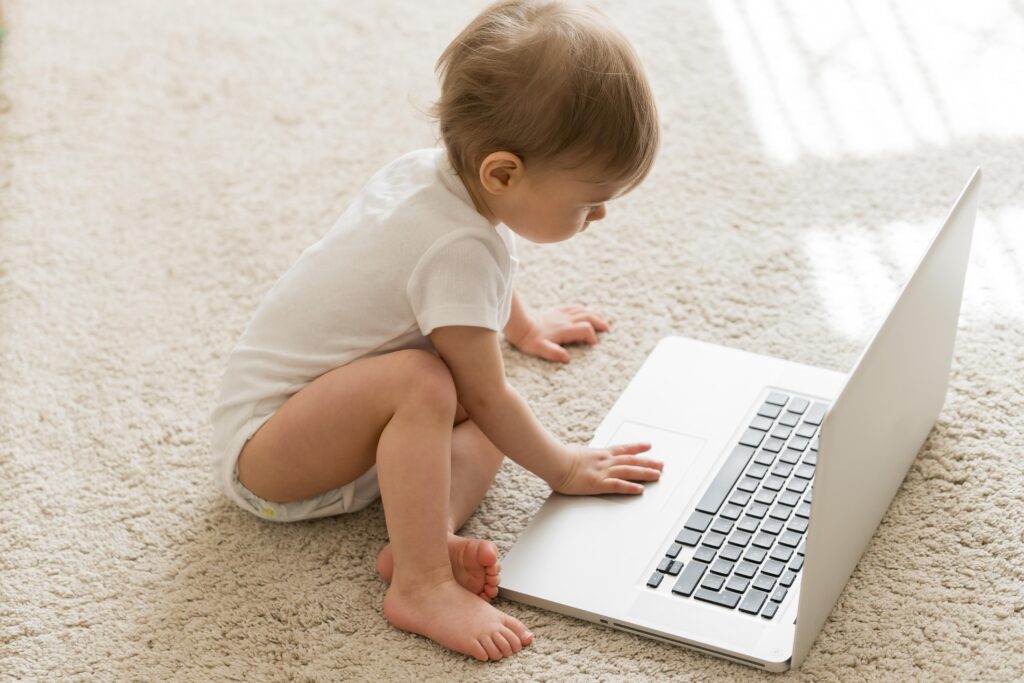Screen time vs face time - how a baby's brain grows