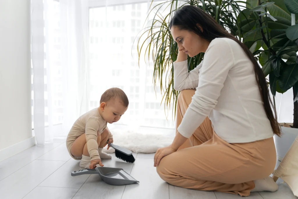 Attachment vs. Independence: Finding the Balance in Early Motherhood