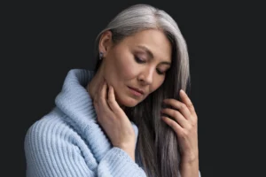 The Beauty of Grey: Modern Trends in Natural Ageing and Silver Hair Care