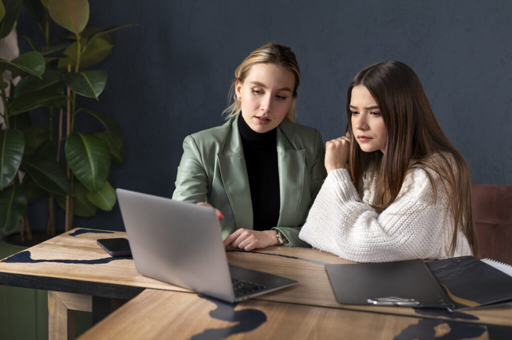 Emotional Withdrawal vs Silence Why the Difference Matters for Career Women