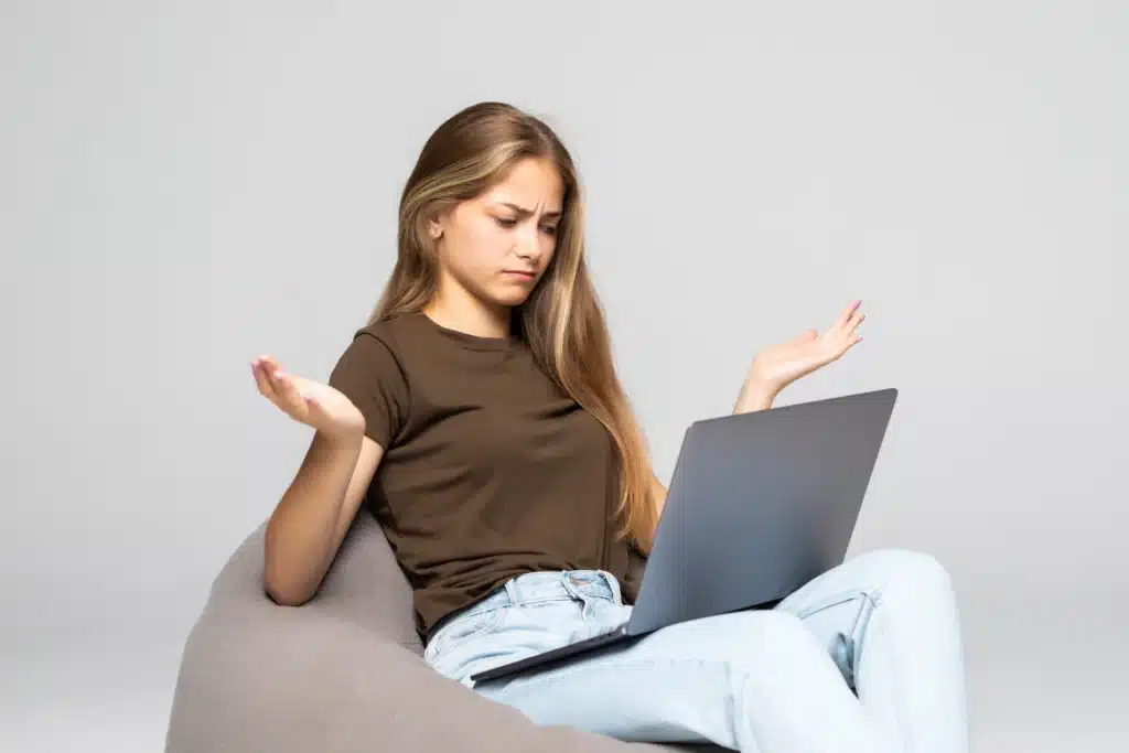 Why the Internet Keeps Forcing Women Into a False Choice