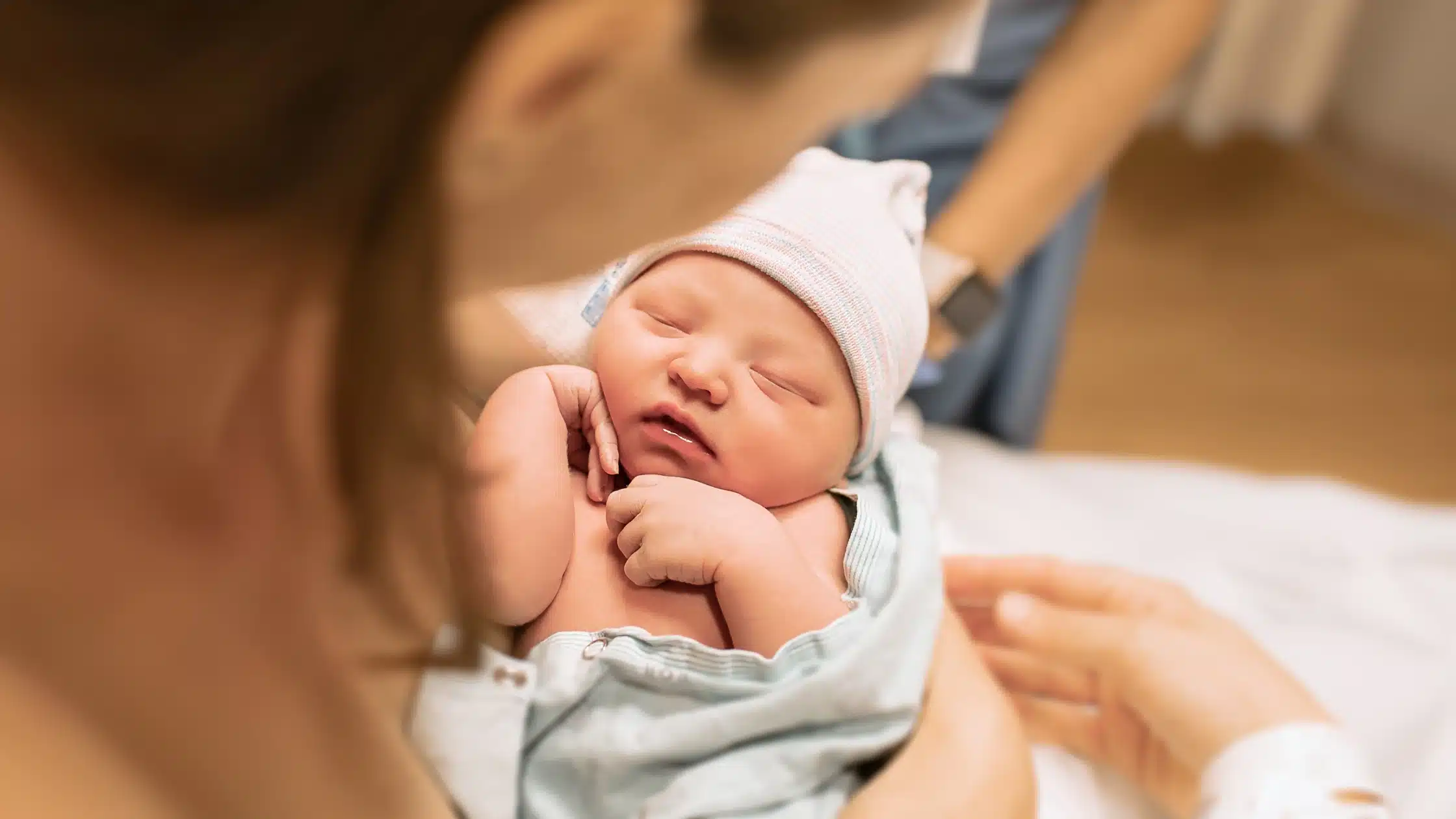 Baby blues vs postpartum depression — signs to watch for and when to speak to a healthcare professional
