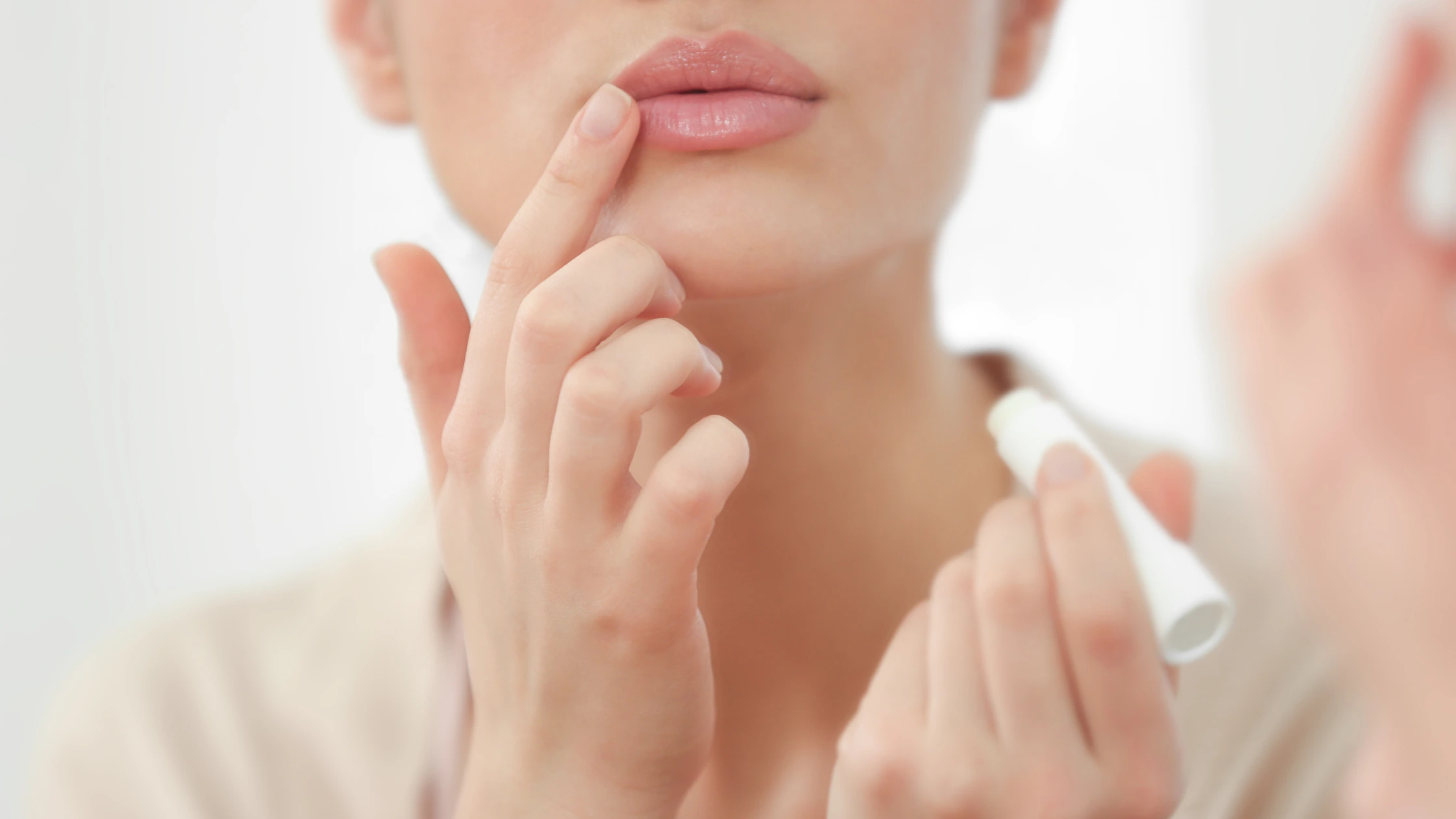 5 simple ways to treat dry lips and when to see a doctor